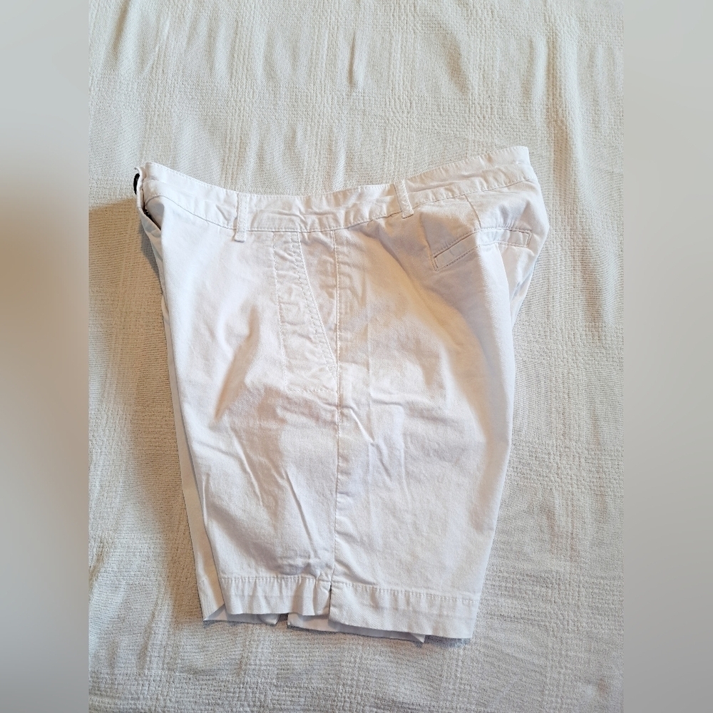 Boden women's size 6US white shorts, 4 pocket, VGUC - Picture 3 of 5